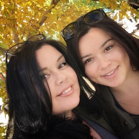 Meet your Posher, Eva - Picture 1 of 1